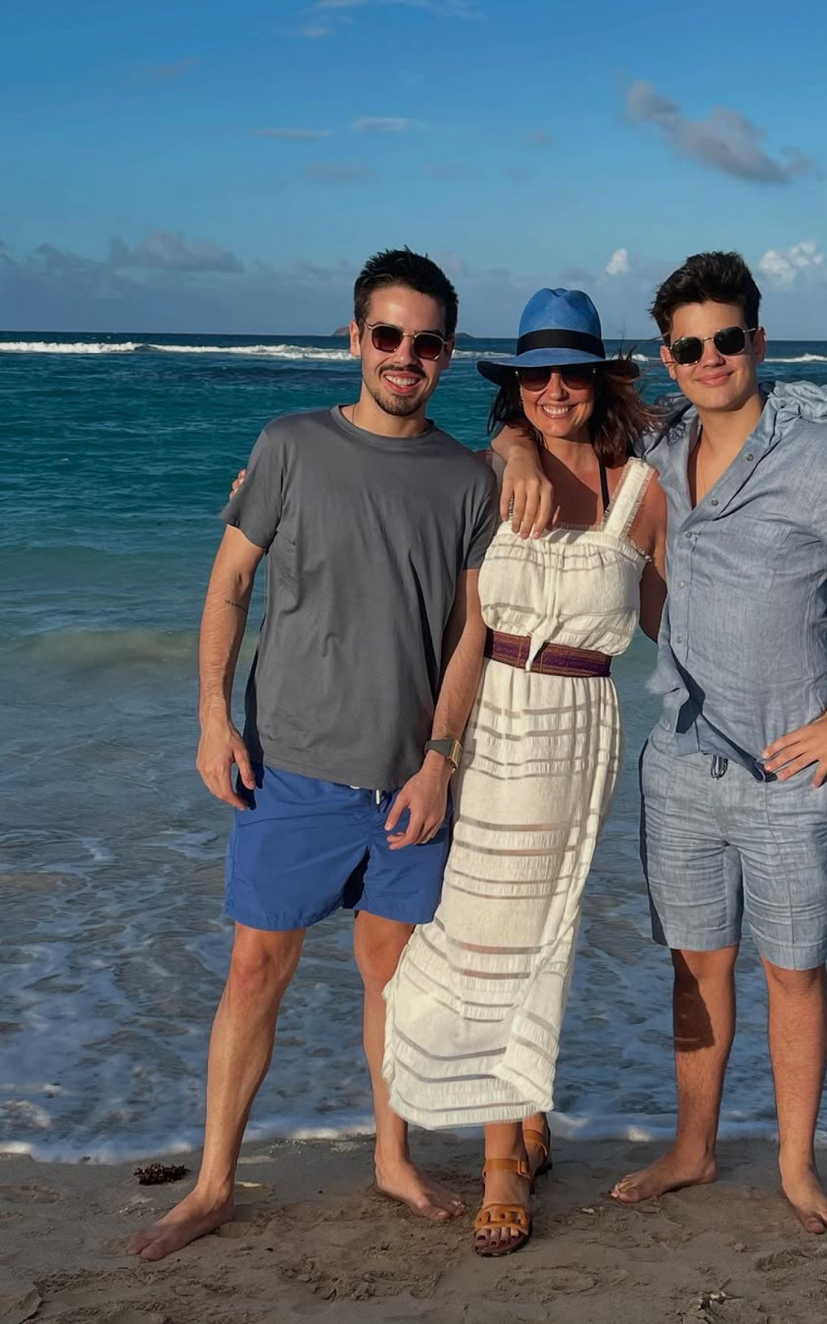 Luciana Cardoso com os filhos João e Rodrigo Silva - Reprodução/Instagram