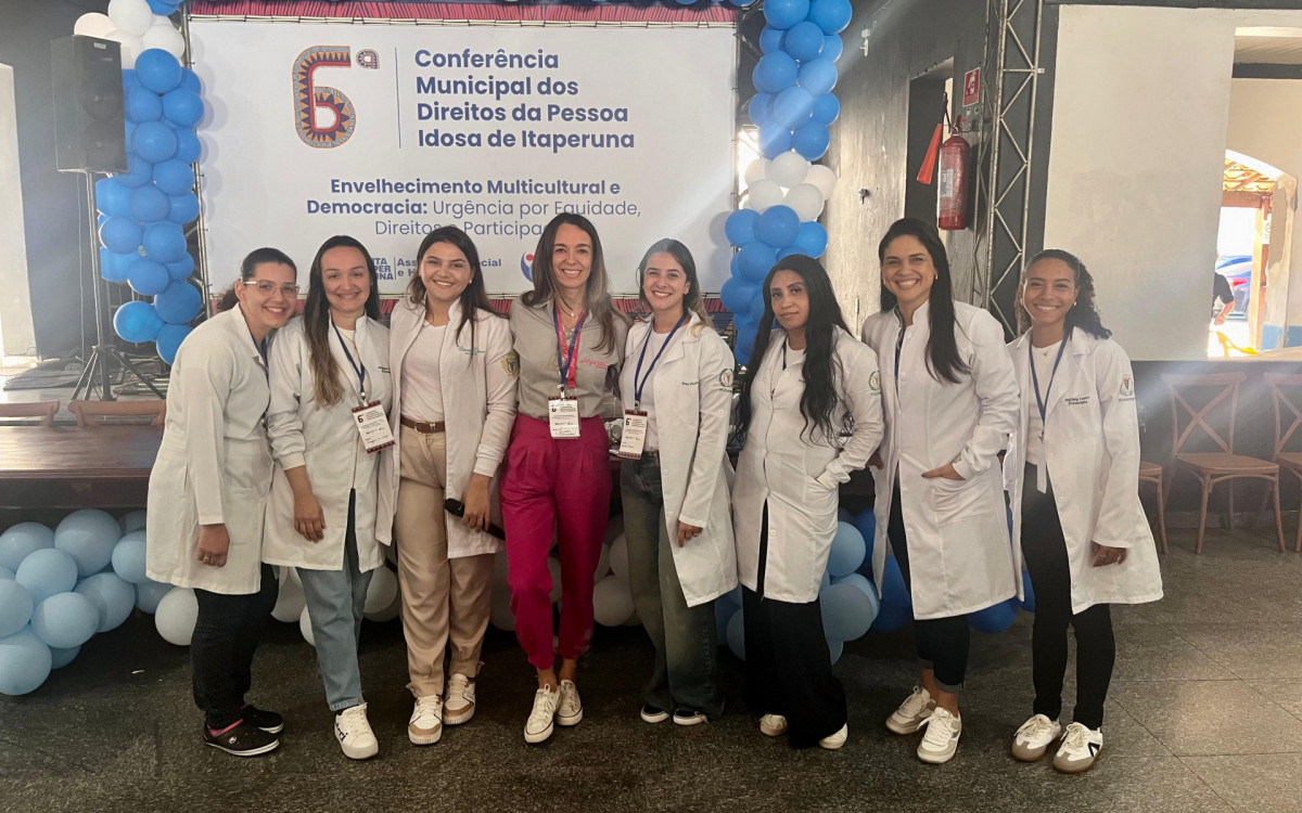 Professoras e alunas de Fisioterapia da UniRedentor colaboraram com a conferência