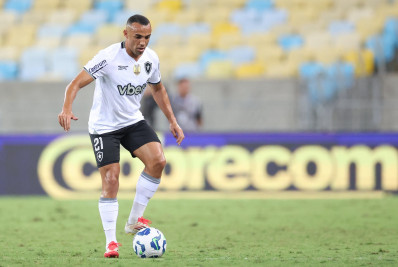 Jogadores de outras posições aparecem para dar mais alternativas ao Botafogo na zaga