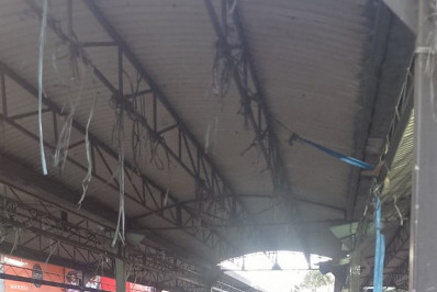 Operação apreende estruturas irregulares no Calçadão de Bangu