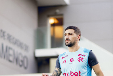 Arrascaeta afirma que traria Everton Ribeiro de volta para o Flamengo: 'Muito inteligente'