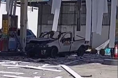 Vídeo: carro explode em posto de combustível e deixa quatro pessoas feridas