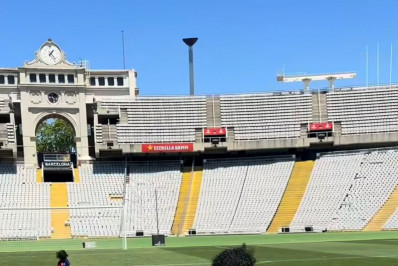 Vídeo: destaque do Barcelona, Raphinha atravessa campo de joelhos