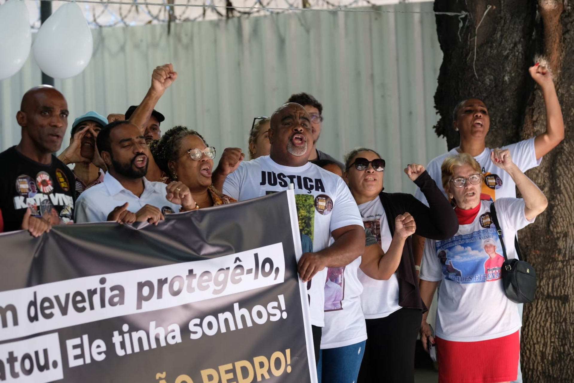 Cartazes e faixas pediram justiça por João Pedro, morto em operação no Salgueiro - Pedro Teixeira / Agência O Dia