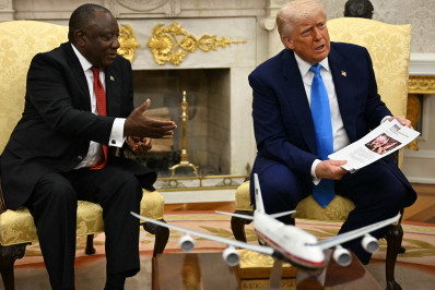 Trump e Ramaphosa discutem comércio, mas tensão marca fala sobre fazendeiros sul-africanos