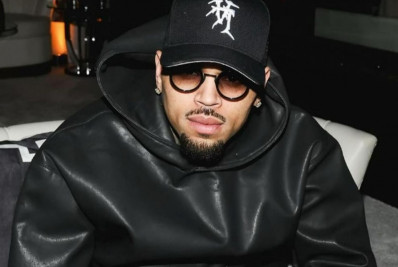 Chris Brown, acusado de agressão, é libertado sob fiança milionária no Reino Unido