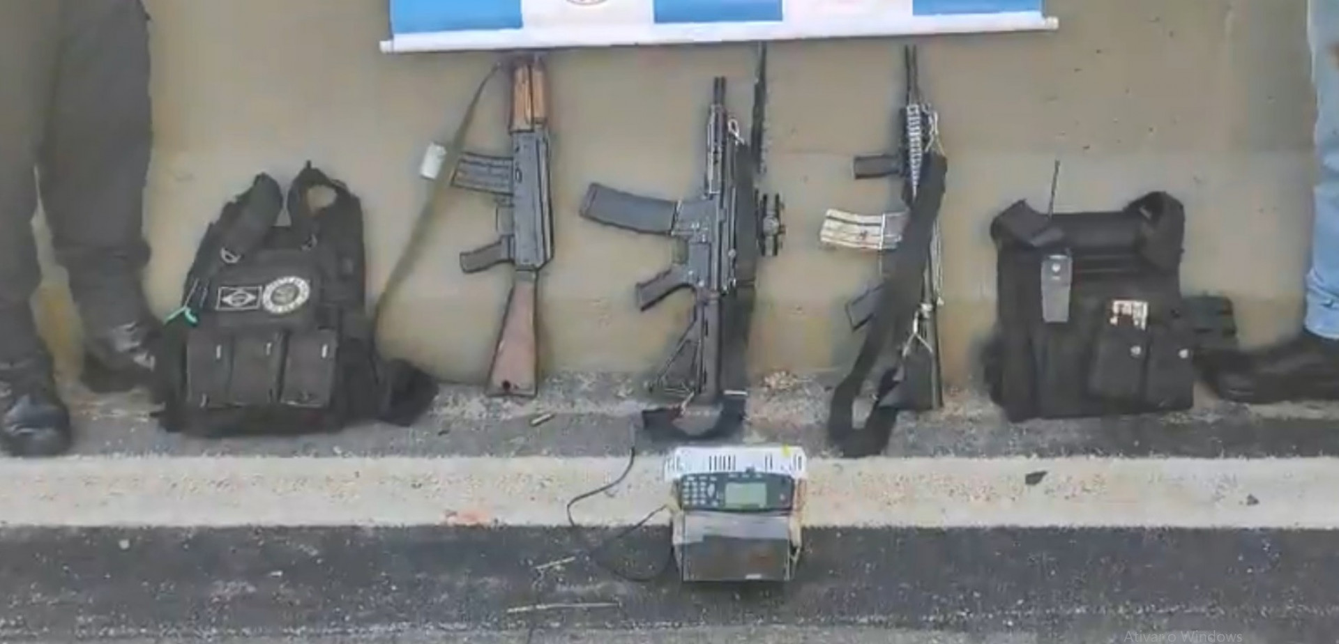 Material apreendido pela Polícia Militar nesta quarta-feira (21) - Reprodução / PMERJ