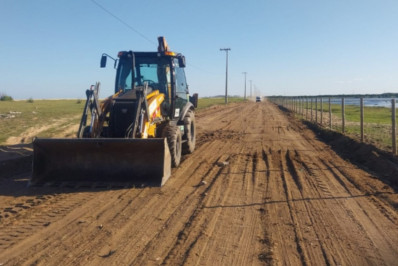 Estrada Farol-Barra do Furado começa a ser cuidada pelo governo campista