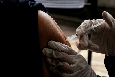 Governo Trump semeia dúvidas sobre vacinas em recente relatório de Saúde