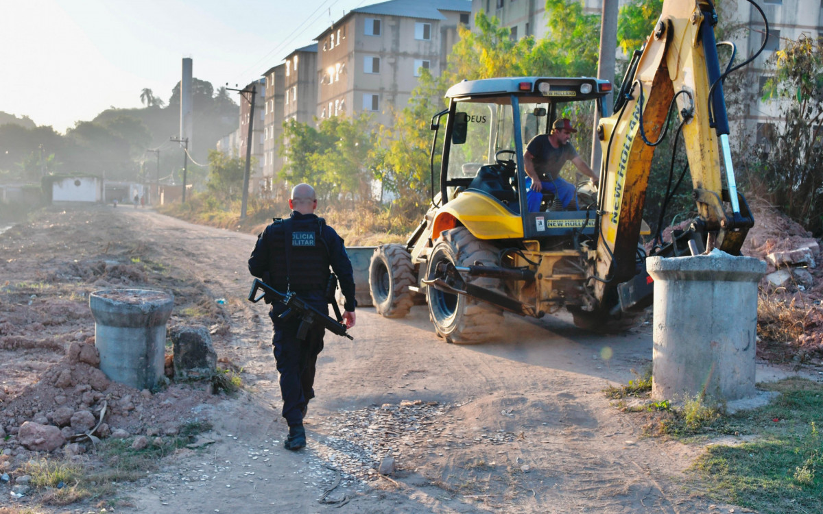 As barricadas foram retiradas. A Polícia Militar de u o apoio à Secretaria de Transportes