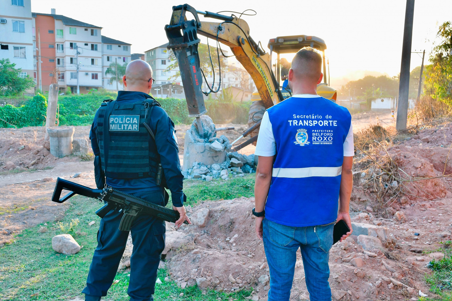 A Pol&iacute;cia Militar deu apoio &agrave; retirada de barricadas nos bairro Santa Teresa e Parque Novo Lar - Jeovani Campos / PMBR