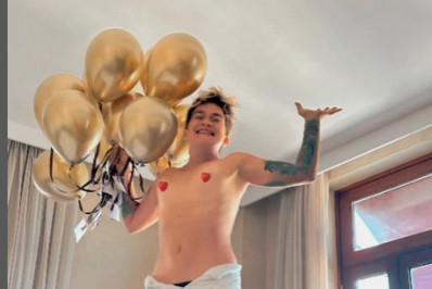 Lan Lanh celebra 57 anos com foto sem camisa: 'Quero biscoito, milho, jobs'