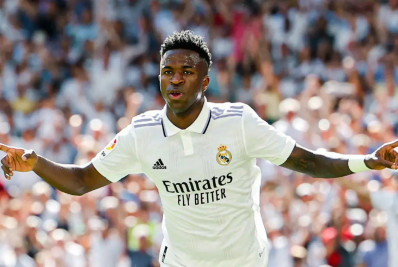 Negociações do Real Madrid por renovação de Vini Jr 'estão pausadas', diz jornal espanhol