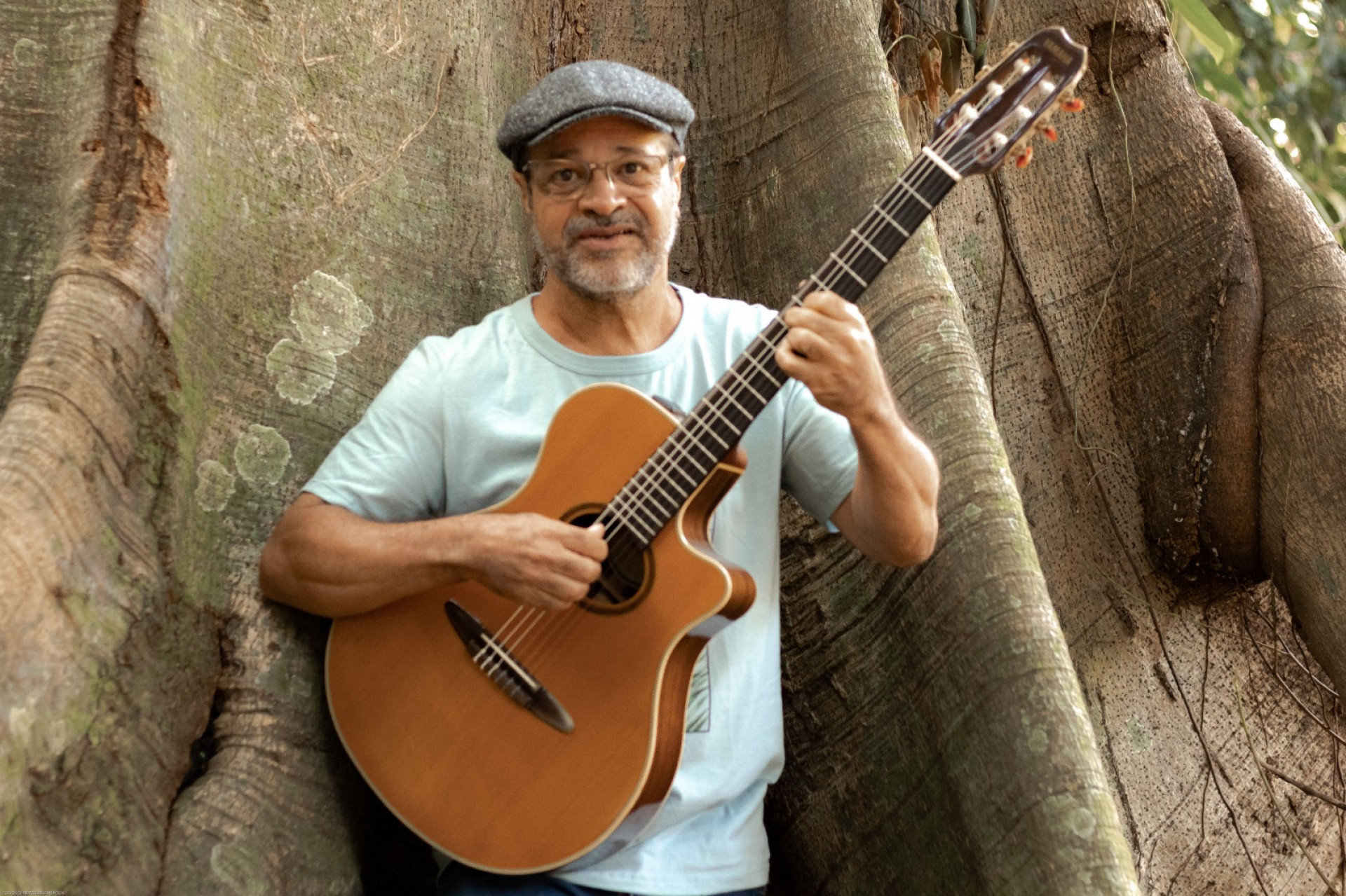 Para o cantor Amarildo Silva, a música faz milagre para as mulheres - Divulgação