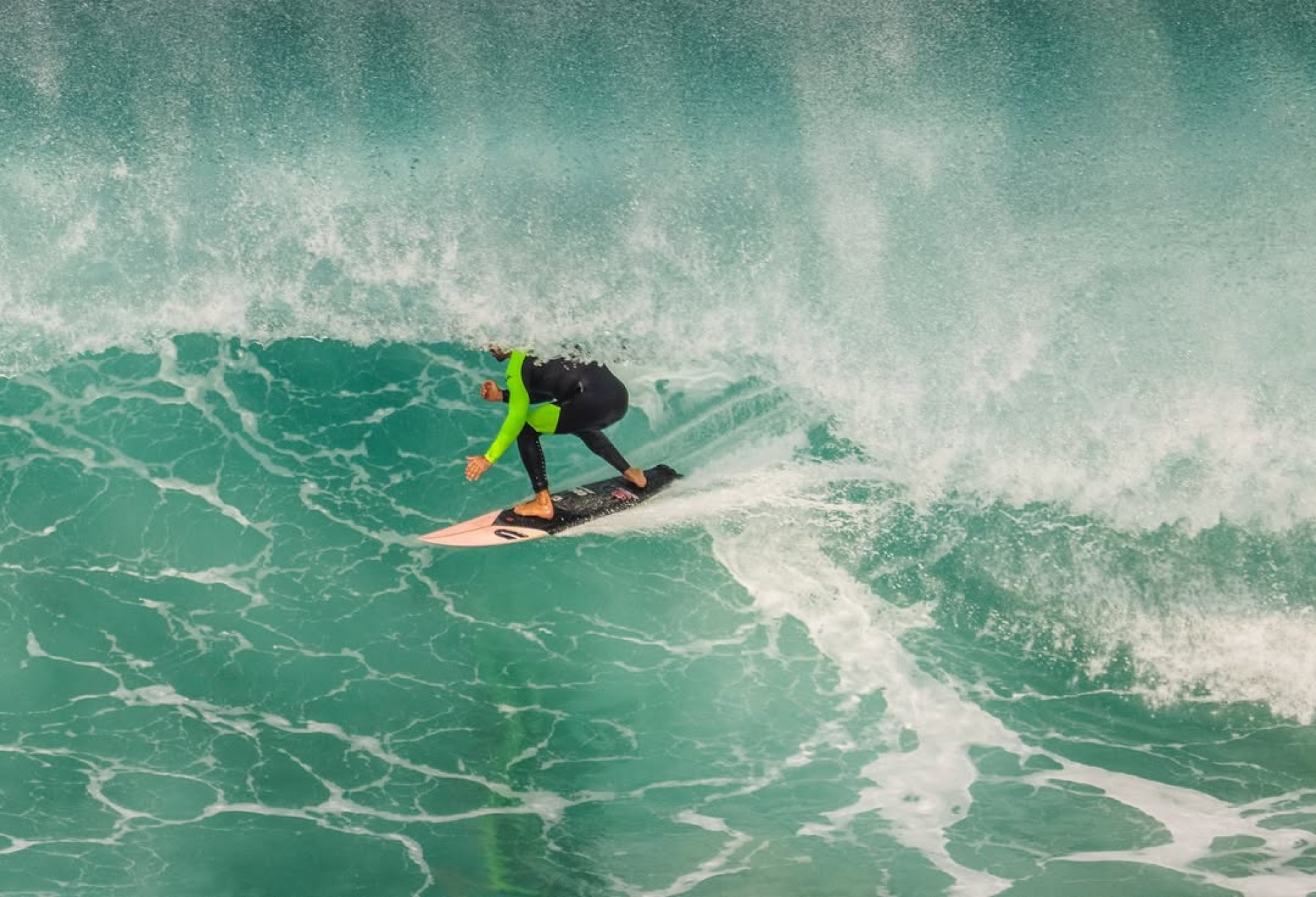 Cauã Reymond publicou cliques surfando  - Reprodução/Instagram