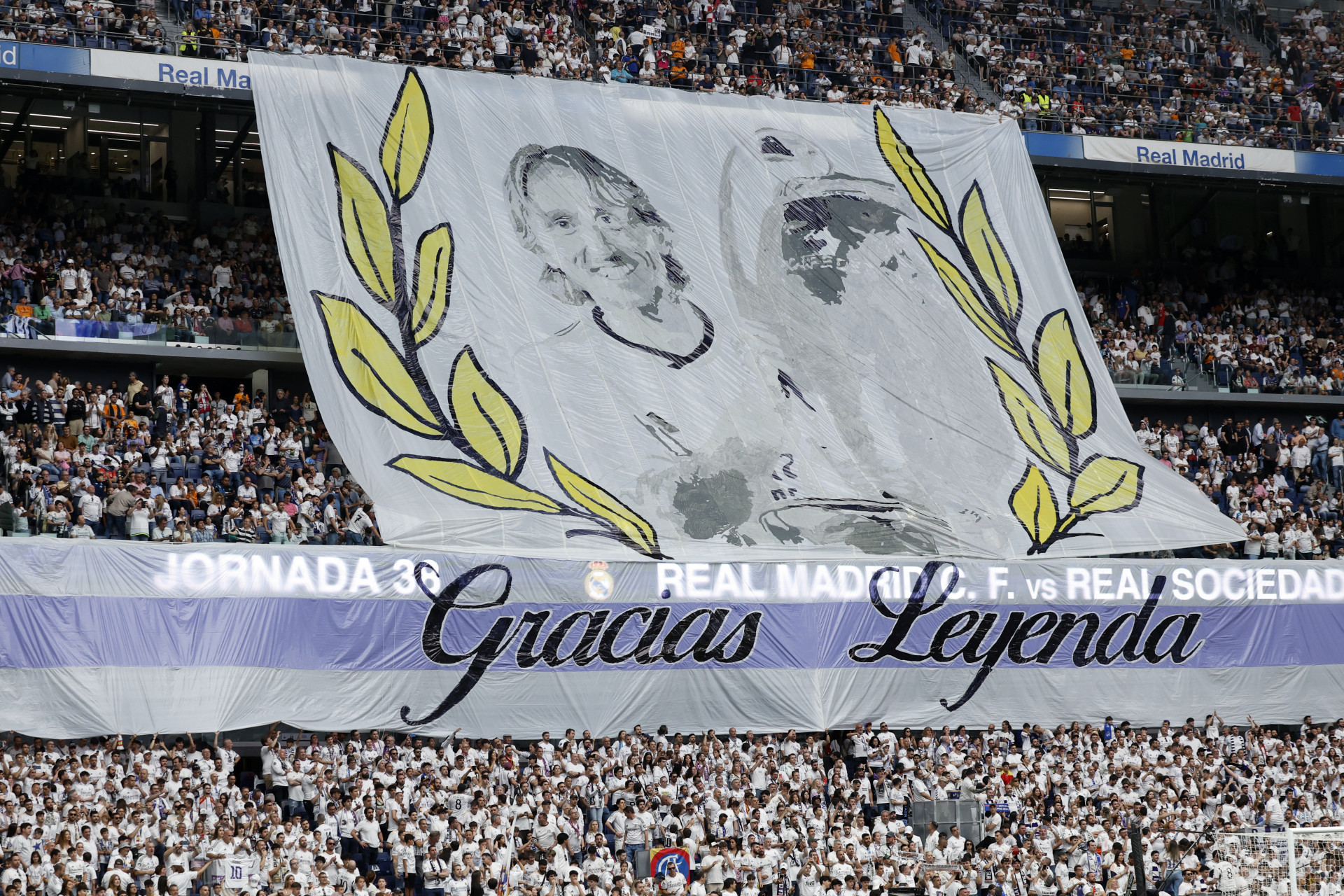 Modric ganhou bandeir&atilde;o em despedida do Real - Oscar Del Pozo/AFP