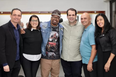 Cine São Pedro é inaugurado com filme ao ar livre e show de Buchecha