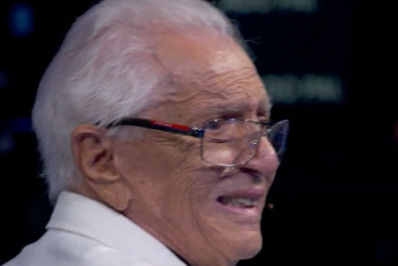 Carlos Alberto de Nóbrega se emociona com homenagem no 'Domingão': 'Um dos dias mais felizes'