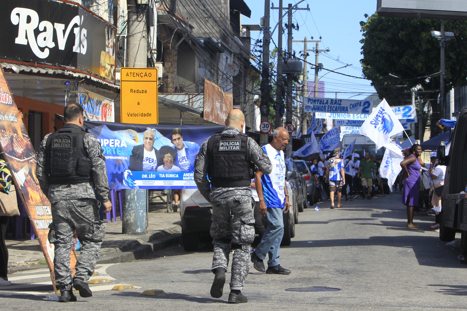 Rua Clara Nunes teve policiamento refor&ccedil;ado - Reginaldo Pimenta / Ag&ecirc;ncia O Dia