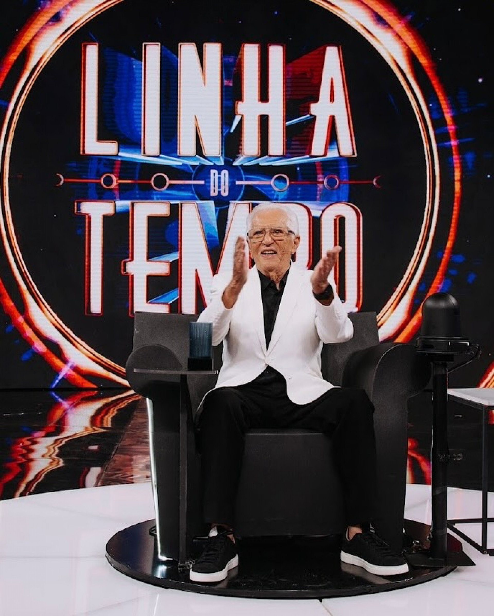 Carlos Alberto de Nóbrega se emociona com homenagem no 'Domingão com Huck' - Reprodução / TV Globo