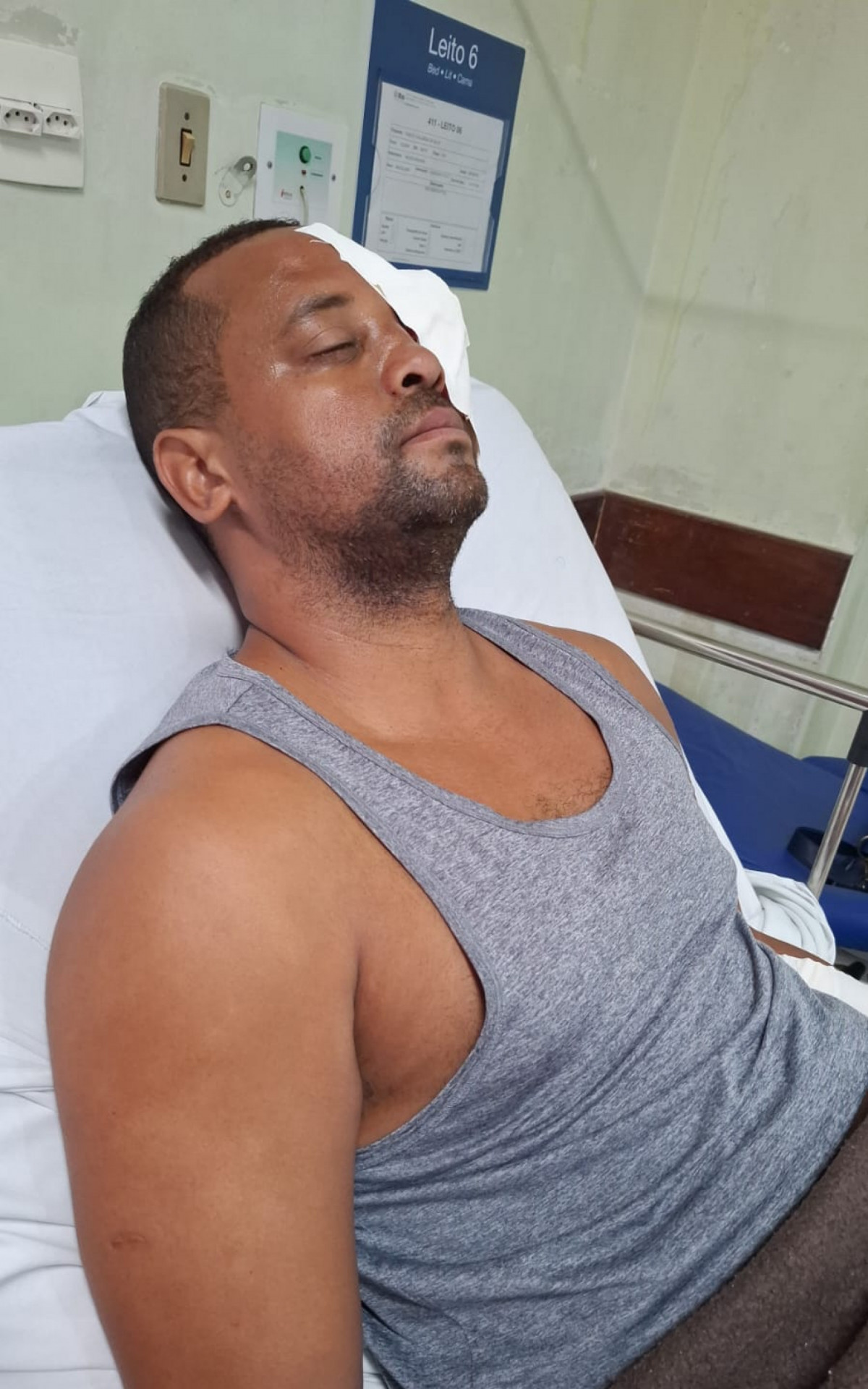 O motorista est&aacute; internado no Hospital Municipal Souza Aguiar - Arquivo pessoal