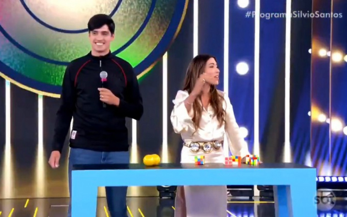 Patrícia Abravanel e Aharon, participante do 'Show de Calouros', do SBT - Reprodução/SBT