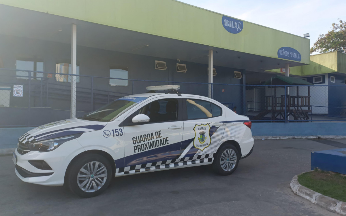 Guarda Civil salva bebê engasgado