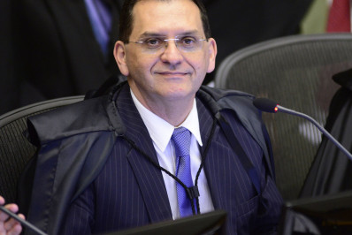 Ministro manda tirar presa trans de presídio de homens