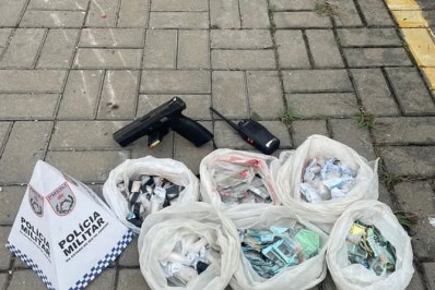 Suspeito morre após troca de tiros com a PM em ação com pistola e drogas apreendidas em Queimados