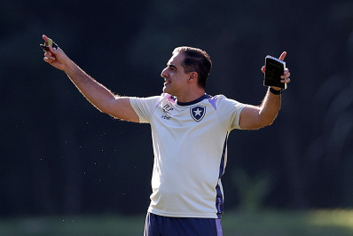 Cuiabano e Igor Jesus desfalcam o Botafogo contra o Santos; David Ricardo retorna