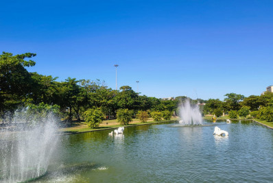 Chafariz da Praça Paris é alvo de vandalismo dez dias após religamento