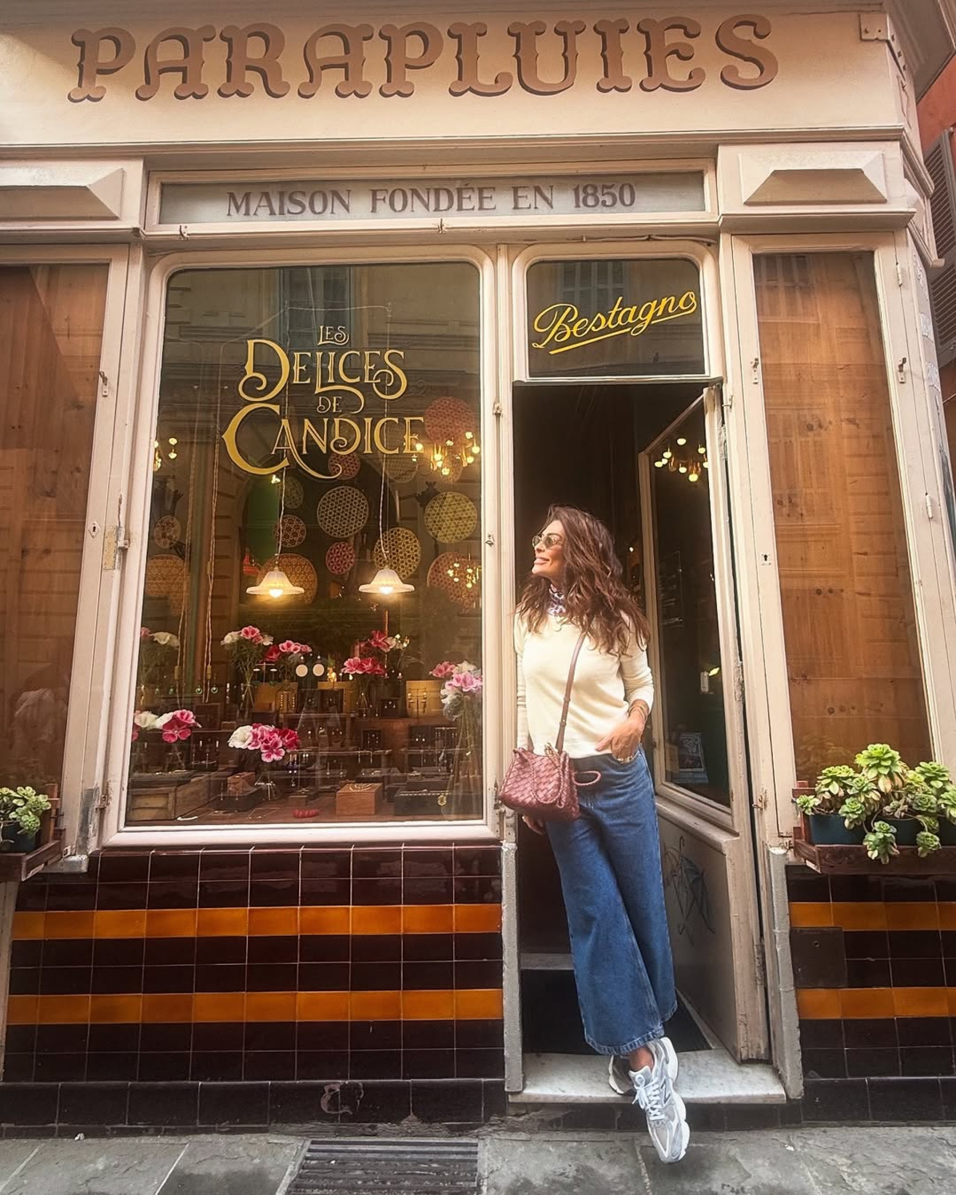 Juliana Paes aproveita momento de descanso na Fran&ccedil;a: 'Del&iacute;cia de lugar' - Reprodu&ccedil;&atilde;o / Instagram