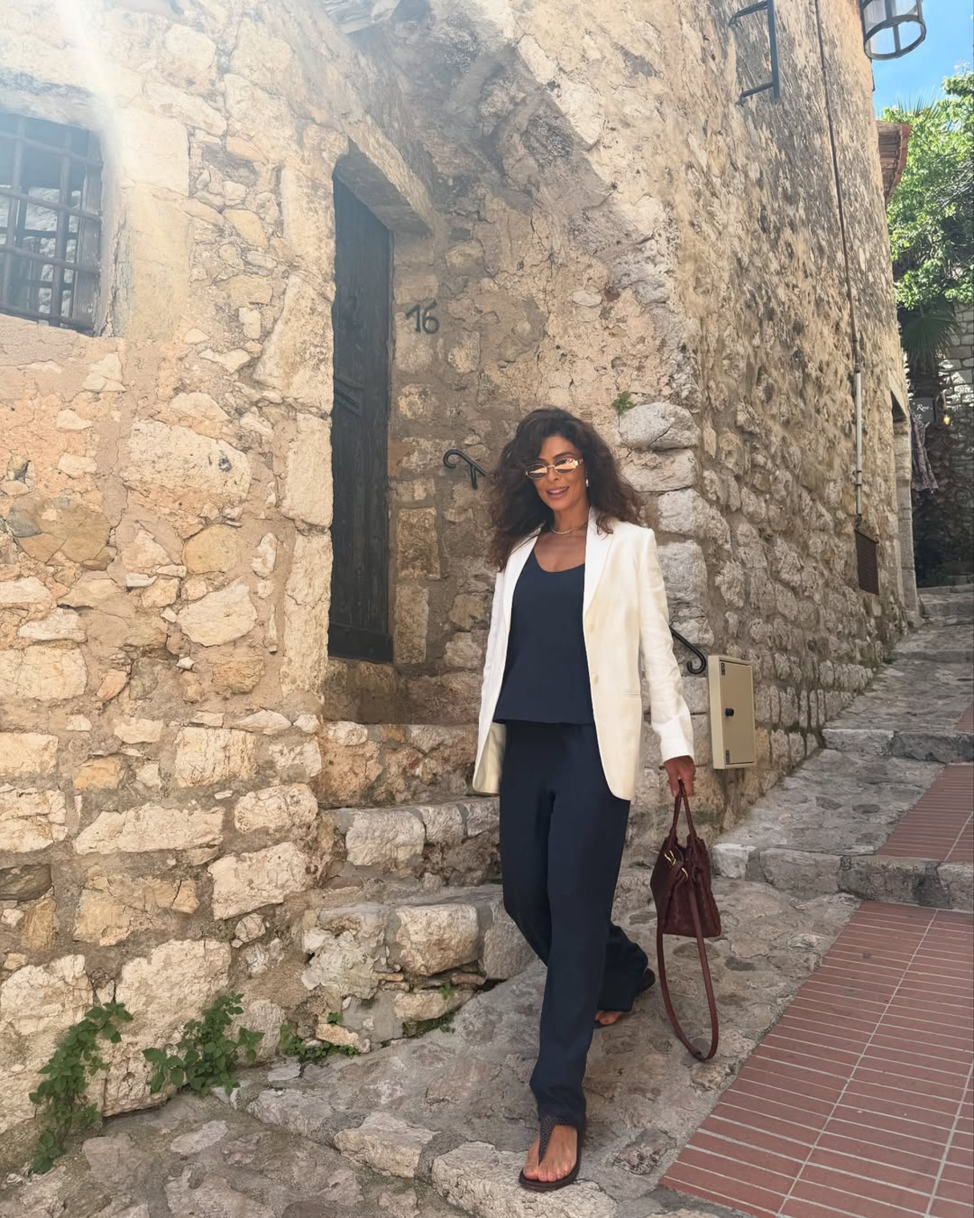 Juliana Paes aproveita momento de descanso na Fran&ccedil;a: 'Del&iacute;cia de lugar' - Reprodu&ccedil;&atilde;o / Instagram