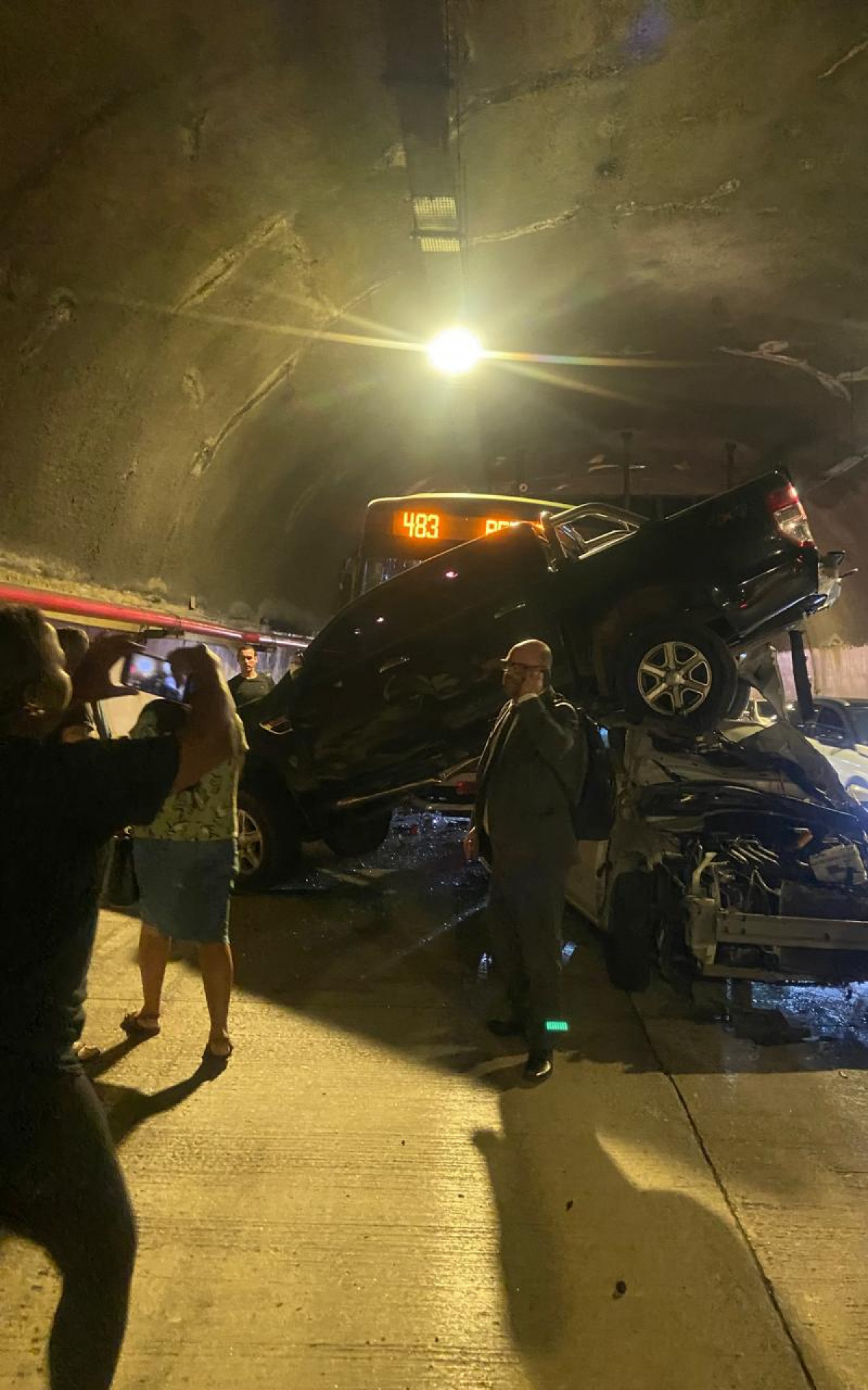 Grave acidente no T&uacute;nel Marcelo Allencar, sentido Centro do Rio  - Reprodu&ccedil;&atilde;o/Redes sociais