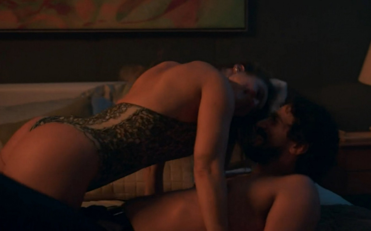 Heleninha e Ivan protagonizam cena quente em 'Vale Tudo' - Reprodução de vídeo