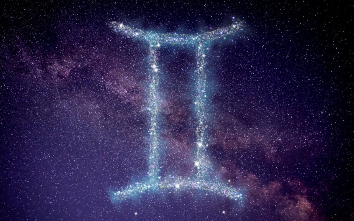 O geminiano ter&aacute; boas oportunidades pessoais e profissionais no in&iacute;cio do m&ecirc;s (Imagem: New Africa | Shutterstock) 