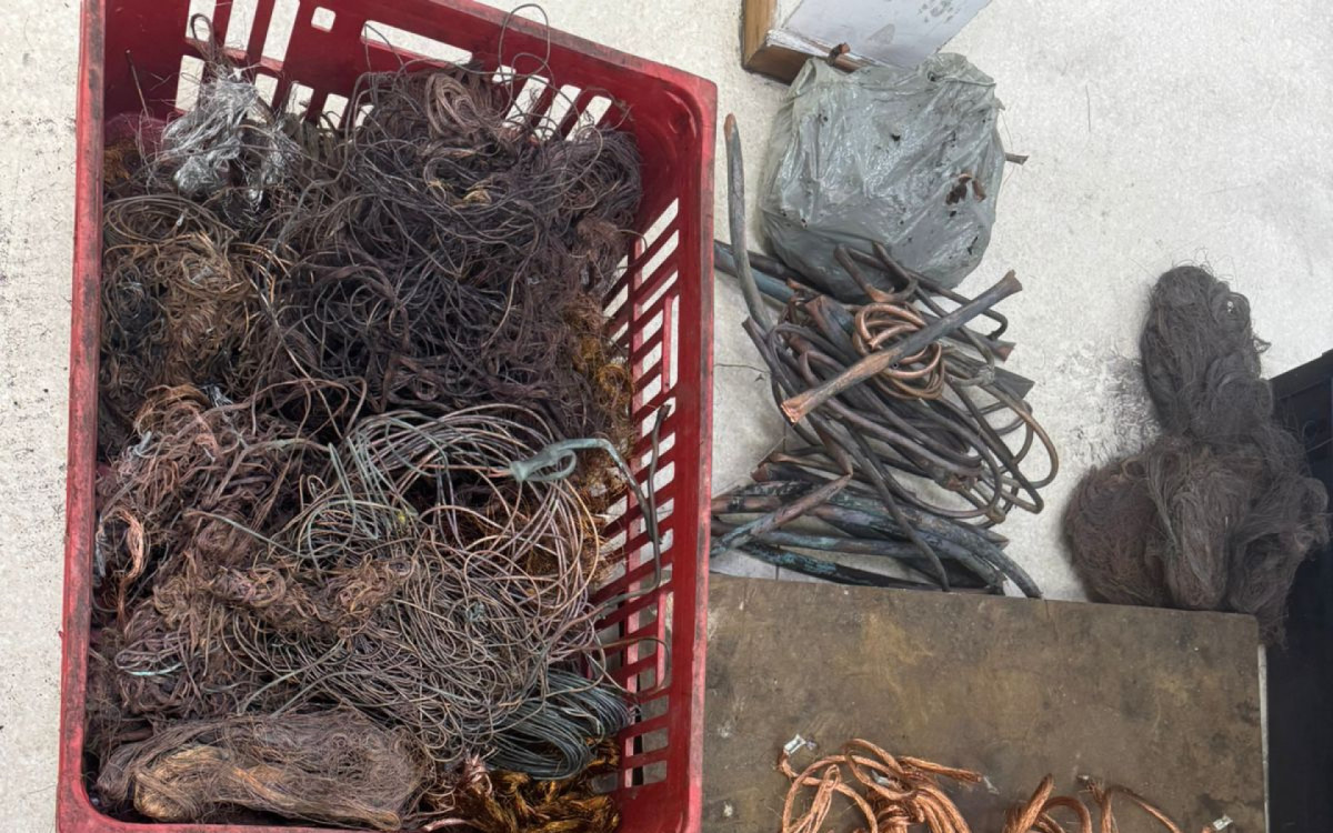 Agentes da DRF apreenderam cerca de 100kg de material furtado