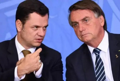 Bolsonaro causou desconforto ao convocar Torres para live sobre urnas, diz delegado da PF