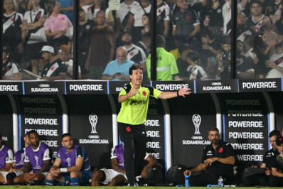 Diniz elogia primeiro tempo do Vasco contra o Melgar e diz que voltará a aproveitar Jair