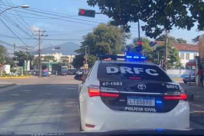 Polícia prende homem pelo crime de porte ilegal de arma de fogo em Belford Roxo