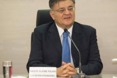 Nagib Slaibi Filho é o novo presidente da Academia Niteroiense de Letras