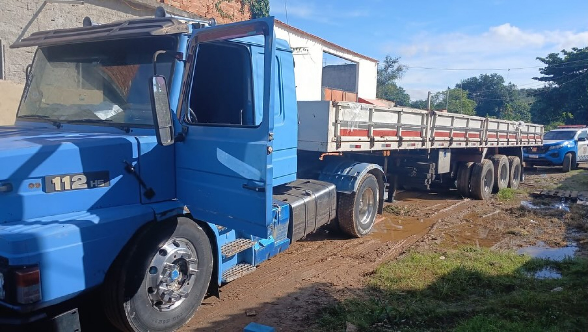 Caminh&atilde;o recuperado pelos policiais militares do 24&ordm; BPM - Divulga&ccedil;&atilde;o / PMERJ