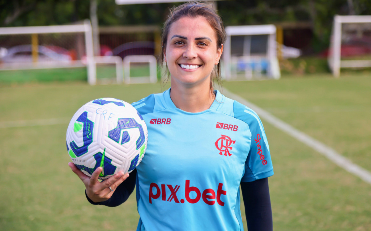 Mariana defende o Flamengo
