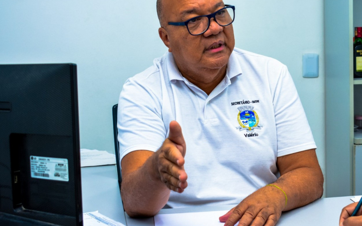 O secretário Márcio Valério destacou que os selecionados terão, além do salário, transporte até o local de trabalho, refeição e outros benefícios