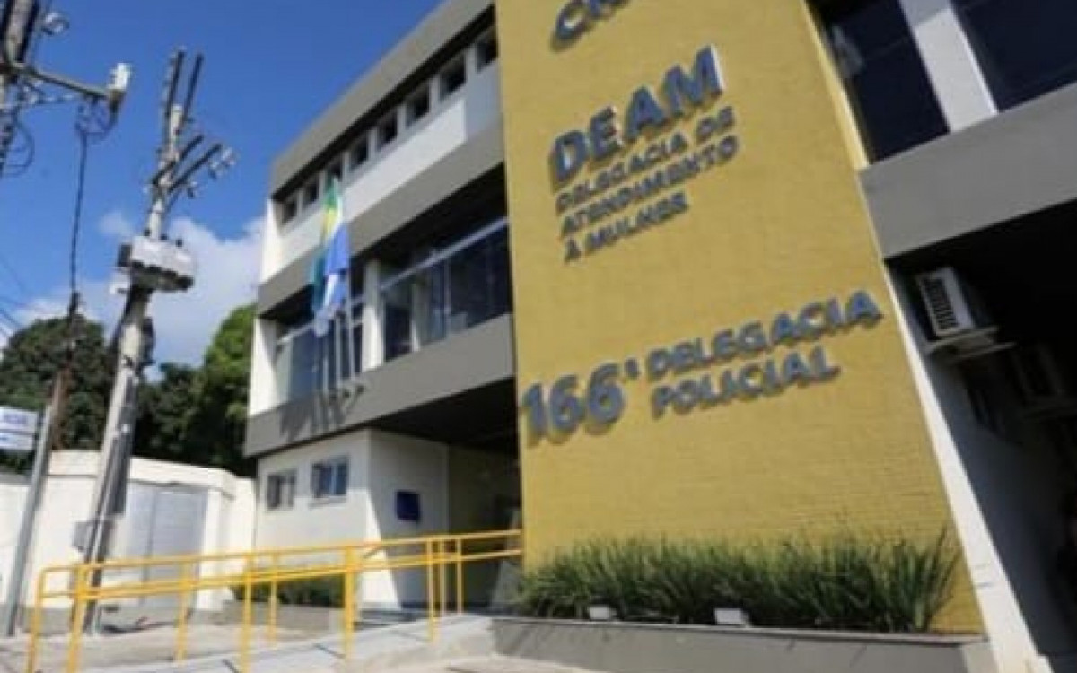 Os suspeitos presos foram encaminhados à delegacia de Angra e estão à disposição da Justiça