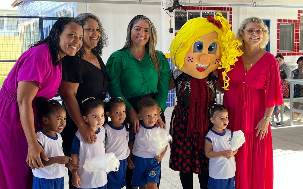 A gestora da unidade, Solange Santos, acompanhada da subgestora Vanilda Simoura, destacou a importância da ampliação do atendimento na rede municipal