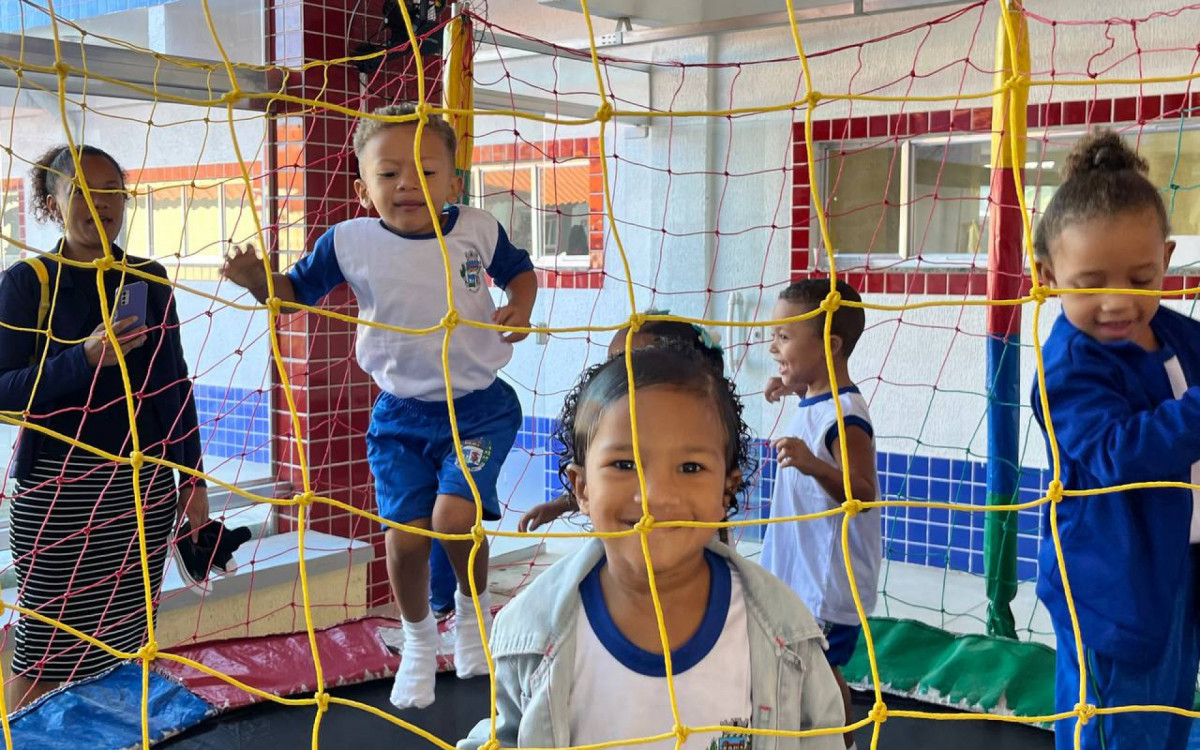 A Escola Municipal Infantil Maria Luiza Russo deu início às atividades letivas com a recepção de três turmas do Maternal 3 (A, B e C)