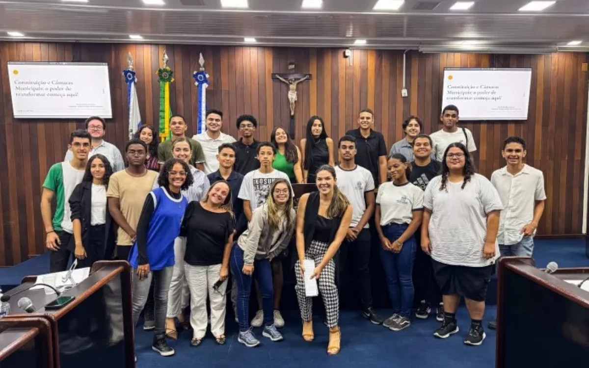 Parlamento Juvenil recebe capacitação com servidores