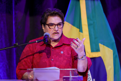 Posse da ministra das Mulheres vira ato de apoio à Marina Silva