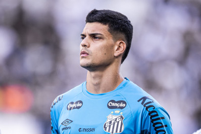 De olho em 2026, Flamengo prepara nova investida por goleiro do Santos